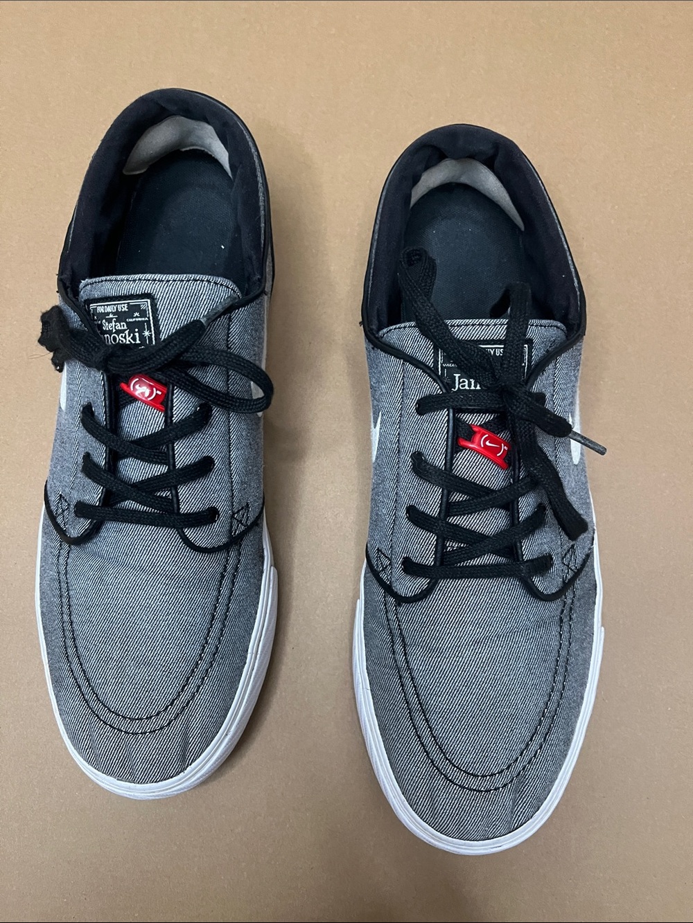 Nike Janoski Men's Gray and Black Canvas Skate Sneakers